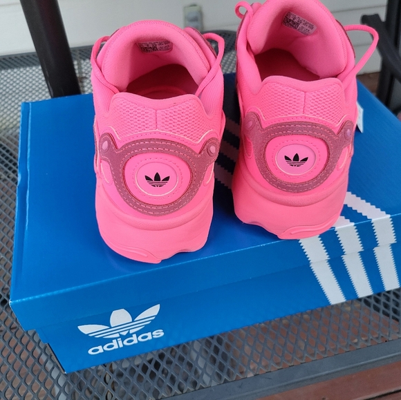 ADIDAS Ozweego Sneakers - Picture 4 of 9